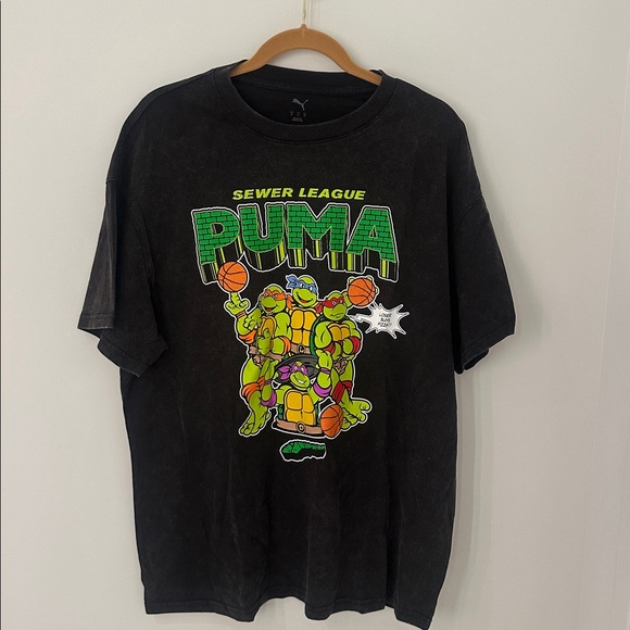 NWT‎ Puma Ninja turtle graphic tshirt size medium- in black